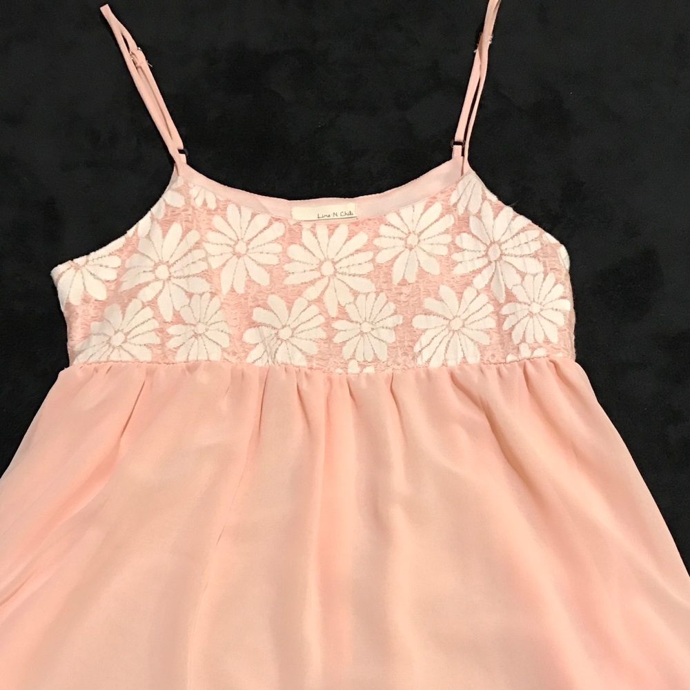 Cute flowy summer top.